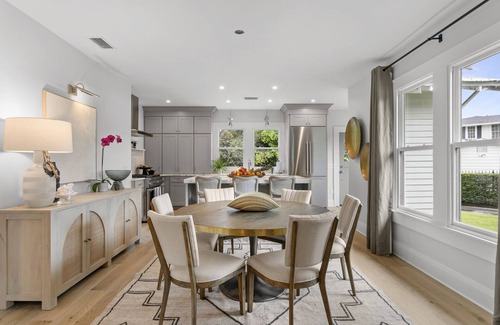 SoHo House | Hyde Park 🏠Totally Remodeled Historic Bungalow