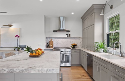 SoHo House | Hyde Park 🏠Totally Remodeled Historic Bungalow