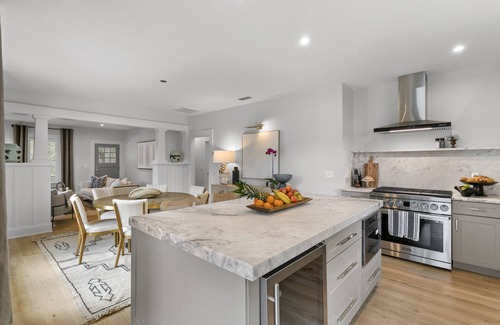 SoHo House | Hyde Park 🏠Totally Remodeled Historic Bungalow