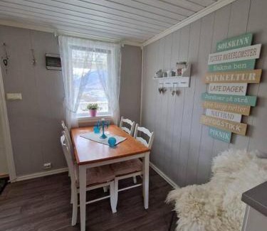 Fraena Apartment | Hytte på vakre kolberg.