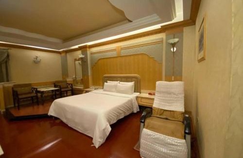 Fengshan District Hotel | I Travel Motel - II