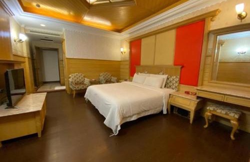 Fengshan District Hotel | I Travel Motel - II