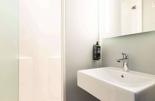 Plateau - Mont-Valerien Hotel | ibis budget Nanterre La Défense