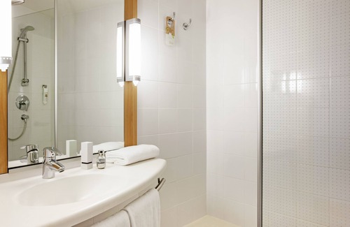 Fleurus Hotel | ibis Charleroi Airport Brussels South