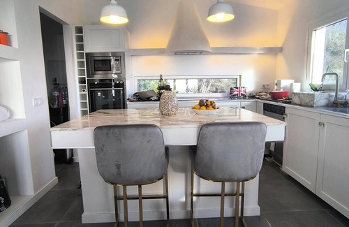 Sant Pere de Ribes Villa | Ibiza style villa with sea view - Escape to nature near Sitges