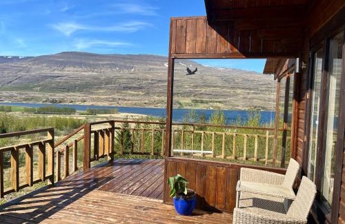 Hvalfjarðarsveit House | Icelandic Lake House