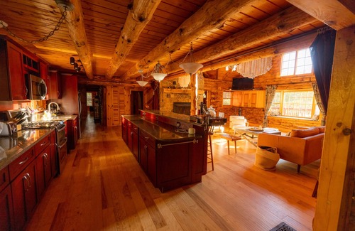 Sandisfield Cabin | Iconic Cabin in the Berkshires