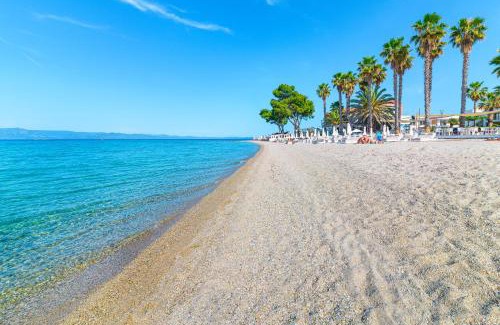 Pefkochori House | ICONIC Marévia Beachfront Pefkohori