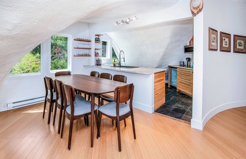 Intermountain Condo | Iconic Vail Unique Dome Home in Mtns | D3