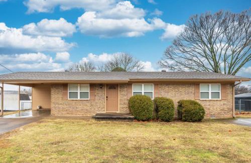 Morrilton House | Idas Ideal Homestead cozy 3Bed1Bath perfect for Work-Stay or Family Vacay