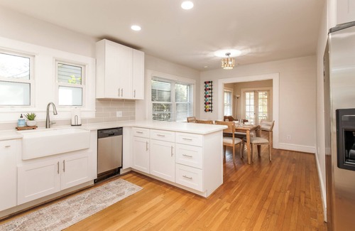 Winston - Salem House | Ideal Ardmore Location;Game Room;Hot Tub;BoHo Chic