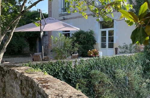 Juigne-sur-Sarthe Cottage | Ideal Family Retreat: Spacious 5BR Home with Garden, BBQ, and Modern Amenities in Juigné-sur-Sarthe