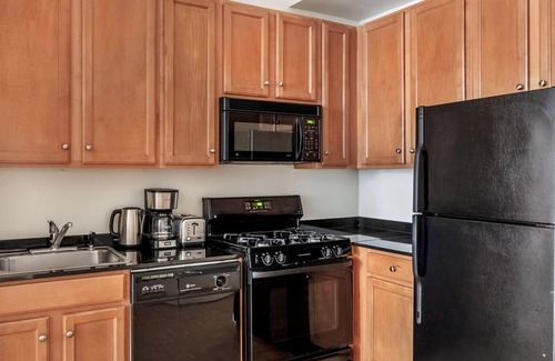 Financial District Apartment | Ideal Fidi 1BR w/Doorman & W/D, nr South St Seaport, by Blueground