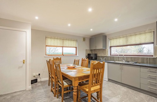Kilmarnock Cottage | Ideal for exploring the beautiful Ayrshire coast & countryside.