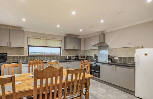 Kilmarnock Cottage | Ideal for exploring the beautiful Ayrshire coast & countryside.