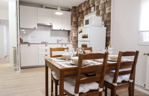 La Latina Condo | Ideal for families and friends. Enjoy Madrid and its largest park.