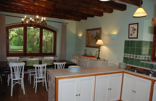 El Poal Cottage | Ideal house for family gatherings or friends with beautiful English garden.
