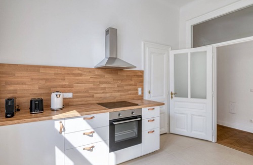 Josefstadt Apartment | Ideal Josefstadt 2BR w/Elevator, near Volksgarten + U2, by Blueground
