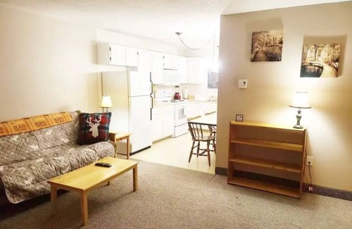 North Conway Condo | Ideal Location. Shop, Ski, Hike, Swim just minutes away