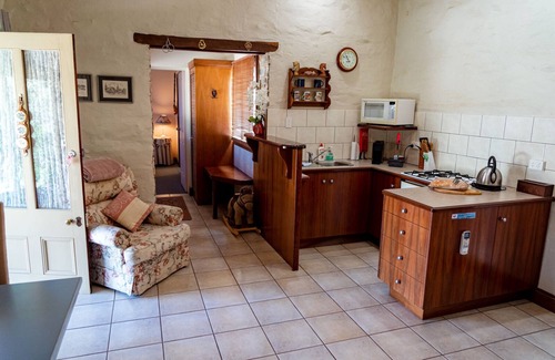 Strathalbyn Cottage | Ideal location to explore historic Strathalbyn, Wineries, good food and scenery