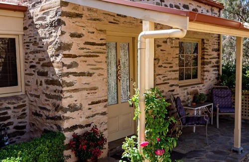 Strathalbyn Cottage | Ideal location to explore historic Strathalbyn, Wineries, good food and scenery
