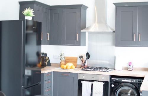 Oldham House | Ideal Lodgings in Royton