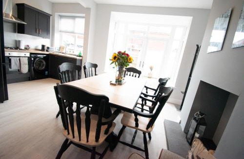 Oldham House | Ideal Lodgings in Royton