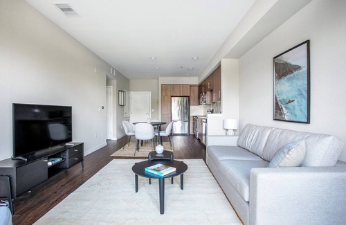 Mountain View Apartment | Ideal Mountain View 2BR w/Gym, Pool, Garden, near Dining, by Blueground