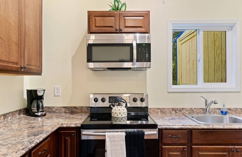 Kenmore House | Ideal Northwest Getaway | Near Lake Washington and Seattle