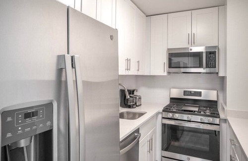 Upper East Side Apartment | Ideal Ues 1BR w/Gym, Doorman & Pool, nr Central Park, by Blueground