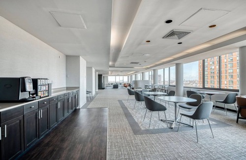Upper East Side Apartment | Ideal Ues 1BR w/Gym, Doorman & Pool, nr Central Park, by Blueground