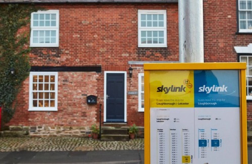 Kegworth Apartment | Ideal Work Base for EMA: Stylish Space, Gym Access