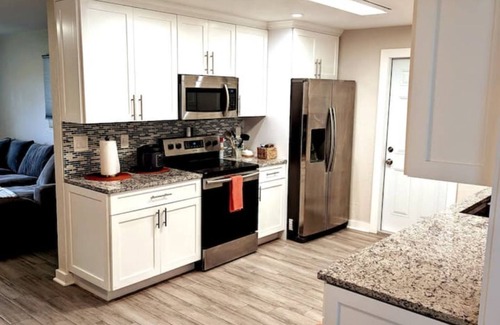 Palm Beach Gardens House | Ideally located, crisp and clean pet, family and scuba friendly home!