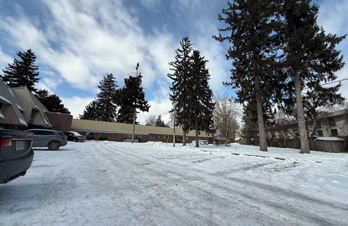 West Hill Hotel | Idlewood Inn