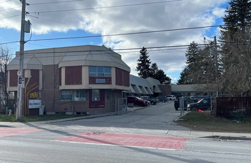 West Hill Hotel | Idlewood Inn