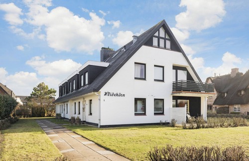 Wenningstedt-Braderup Apartment | Idyllic first floor apartment with garden in a central location in Wenningstedt