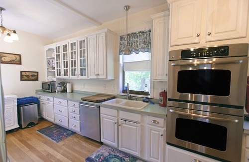 Boulder Other | Idyllic, Fully Restored 1890's Farmhouse: max occupancy 6