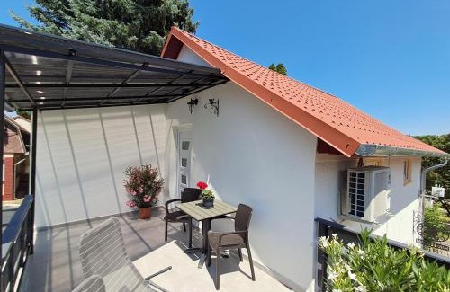 Igal Apartment | Igali Varázs Apartman 150 méter a fürdőtől