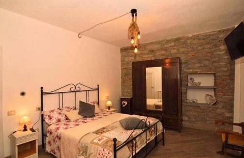 Cremolino House | Il Borgo del Castello Deluxe Double Room with Balcony - Giglio