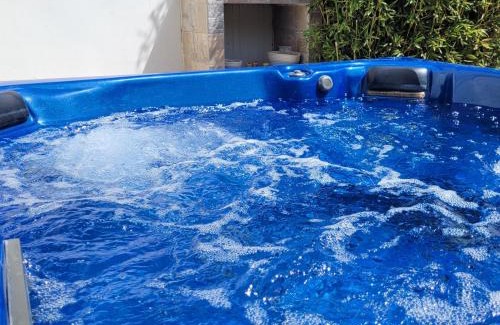 Castromediano House | Il Giardino Di Flora con Piscina