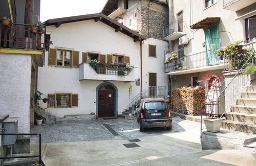 Traona Apartment | Il giardino Segreto - Three Bedroom Apartment, Sleeps 8