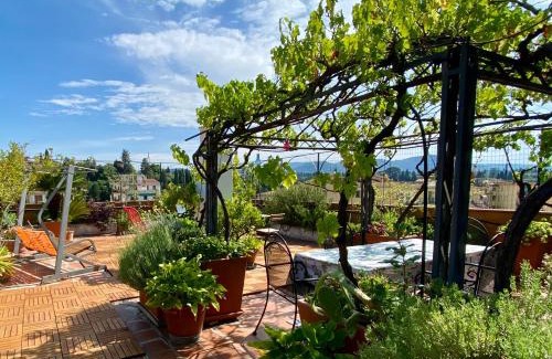 Careggi Rifredi Apartment | Il giardino sospeso di Anna