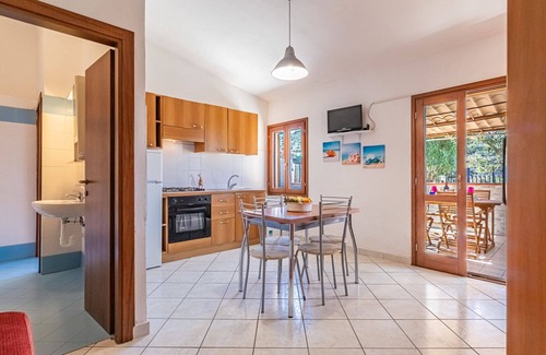Innamorata House | Il Nido offers a relaxing vacation a stone's throw from the sea.
