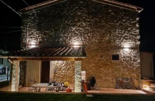 Semproniano House | Il rifugio illuminato