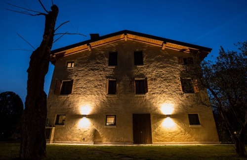 Ponti sul Mincio Villa | Il sole ad est, Exclusive Farmhouse private pool surrounded by greenery nearLake