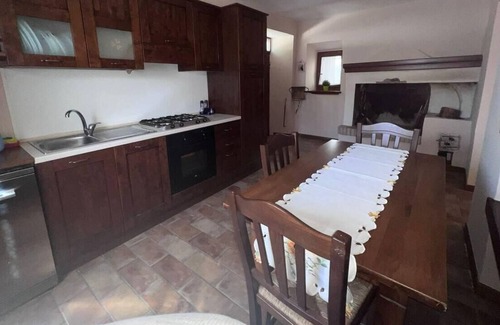 San Benedetto in Perillis House | Immaculate 2-Bed House