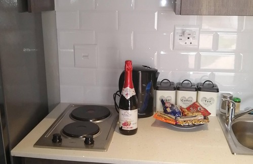 Kempton Park Bed & Breakfast | Immaculate and Beautiful Chalet - fully equipped
