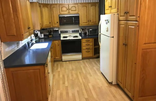 North Adams House | Immaculate Berkshires home! Close to museums, colleges, and outdoor activities.