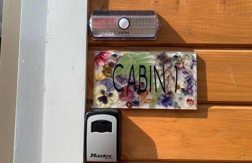 Allanfearn House | Immaculate Cabin 5 mins to Inverness Dog friendly