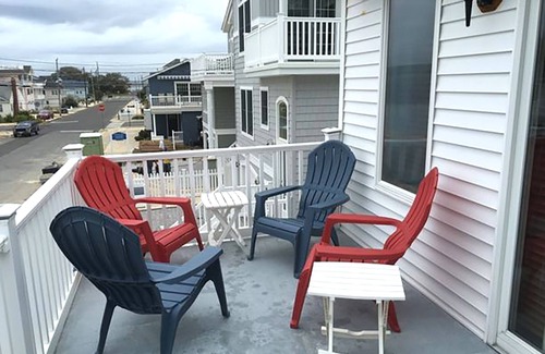 Beach Haven Gardens House | Immaculate Oceanside Cottage, 3/4 BR Seven Houses From Beach